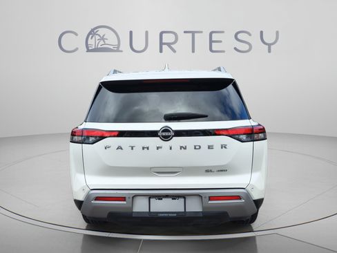 Certified 2022 Nissan Pathfinder SL w/ Cargo Package AWD/4WD image 6