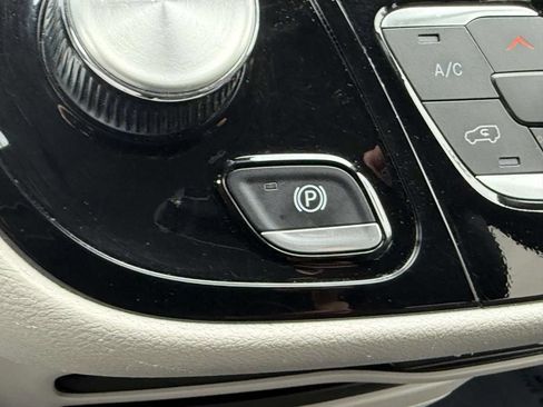 Used 2024 Chrysler Pacifica Touring-L FWD image 31