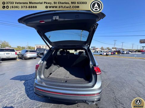 Used 2022 Volkswagen Tiguan SE R-Line image 12