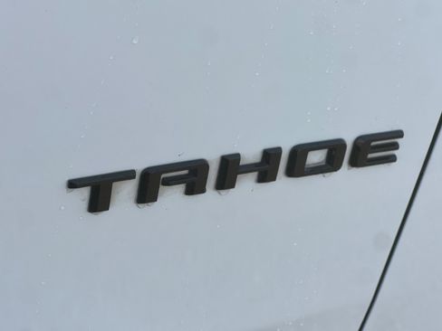 Used 2022 Chevrolet Tahoe Z71 w/ Luxury Package image 28