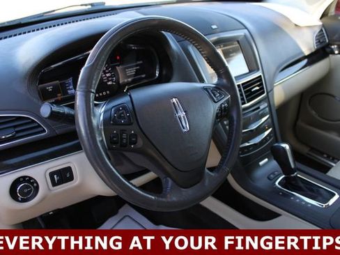 Used 2018 Lincoln MKT AWD w/ Technology Package image 2