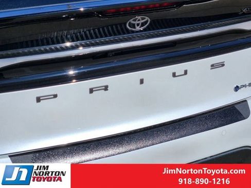 New 2026 Toyota Prius Plug-In Hybrid FWD image 8