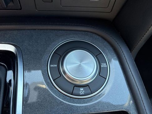 Used 2022 Nissan Armada SL w/ Midnight Edition Package image 20