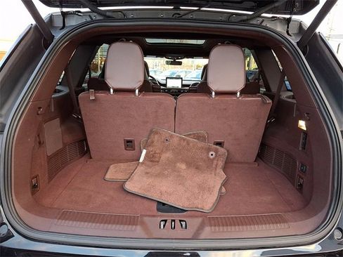 Used 2023 Lincoln Aviator Black Label w/ Jet Package image 32