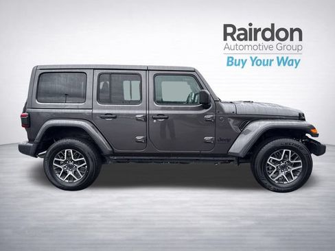 Used 2025 Jeep Wrangler Unlimited Sahara AWD/4WD image 8