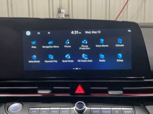 Used 2024 Hyundai Elantra SEL FWD image 18