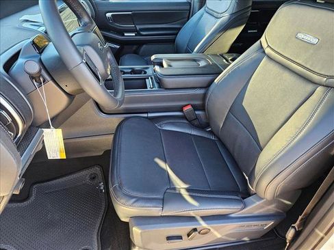 New 2026 Ford Expedition Platinum w/ Stealth Appearance Package image 4