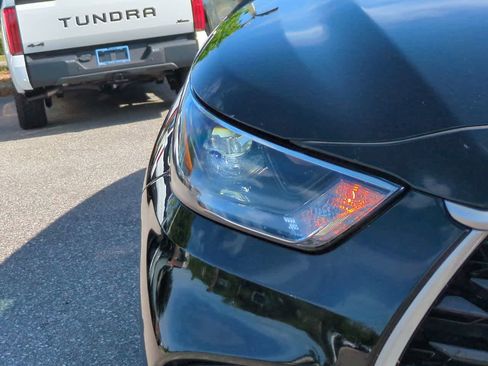 Used 2022 Toyota Highlander XLE FWD image 10