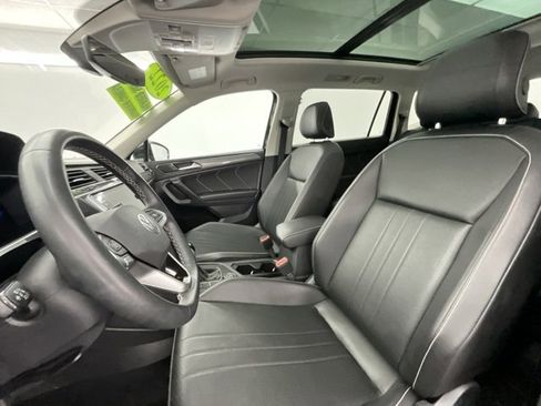 Used 2022 Volkswagen Tiguan SE image 6