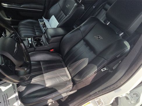 Used 2021 Chrysler 300 S image 19