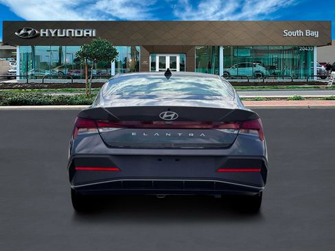New 2026 Hyundai Elantra SE image 6