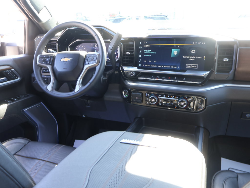 Used 2024 Chevrolet Silverado 2500 High Country w/ High Country Premium Package AWD/4WD image 12