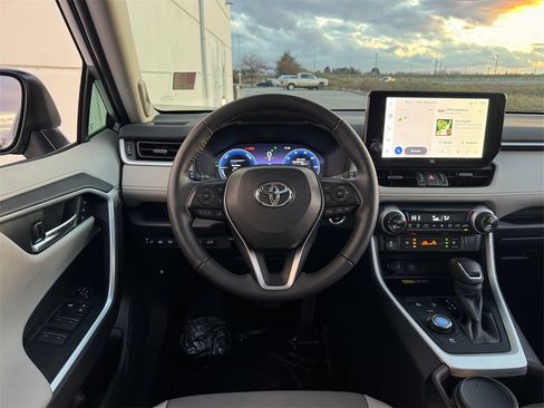 Used 2024 Toyota RAV4 Limited image 13
