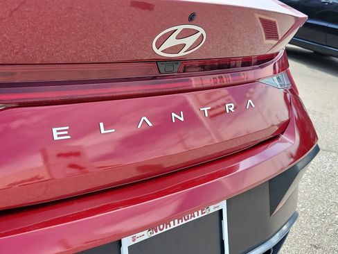 Used 2025 Hyundai Elantra SEL FWD image 7