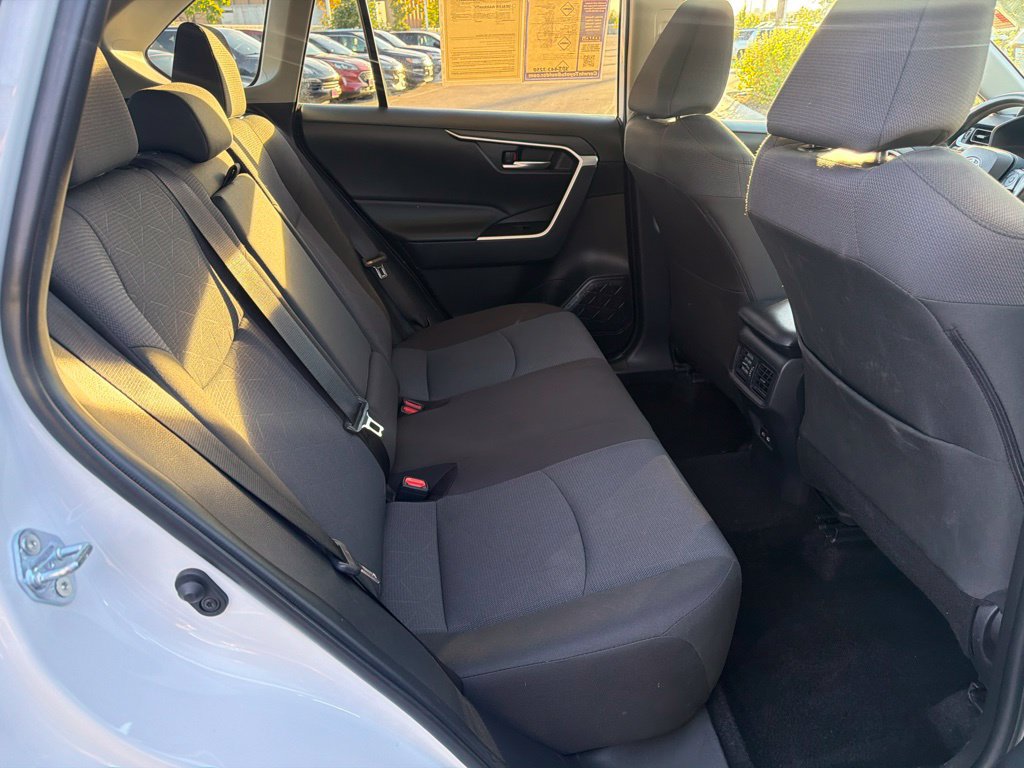 Used 2025 Toyota RAV4 XLE AWD/4WD image 15