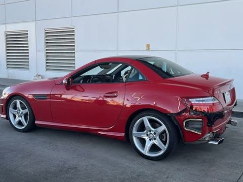 Used 2016 Mercedes-Benz SLK 300 image 4