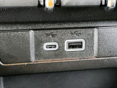 Used 2025 GMC Canyon AT4 image 33