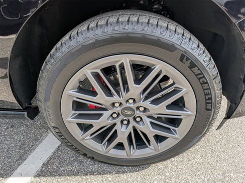 Used 2025 Ford Expedition Max Platinum w/ Stealth Performance Package image 11