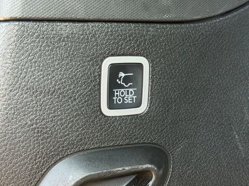 Certified 2024 Jeep Wagoneer Series III image 27