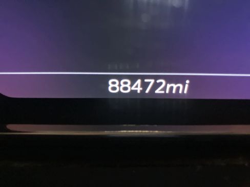 Used 2021 GMC Yukon XL SLT image 32