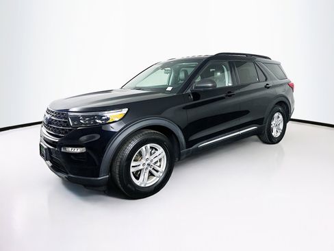 Used 2022 Ford Explorer XLT w/ Equipment Group 202A image 3