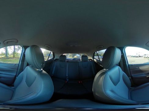 Used 2025 Buick Encore GX Preferred image 40