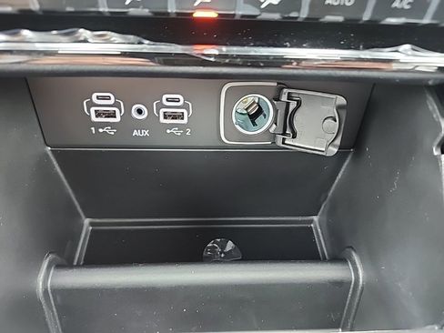 New 2025 Jeep Grand Cherokee L Limited w/ Trailer Tow Package image 36