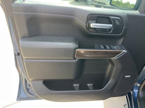 Used 2021 Chevrolet Silverado 1500 LT Trail Boss w/ Convenience Package II image 16