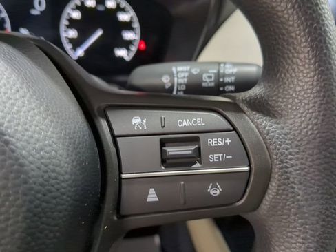 New 2025 Honda HR-V LX image 31