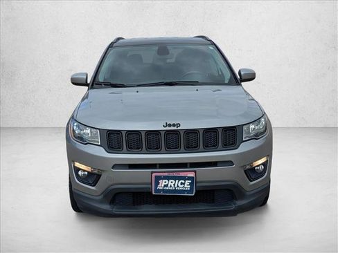 Used 2020 Jeep Compass Latitude image 2