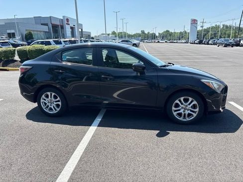Used 2018 Toyota Yaris iA FWD image 6