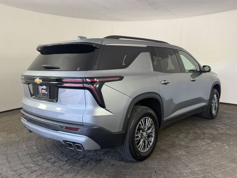Used 2024 Chevrolet Traverse LT AWD/4WD image 9
