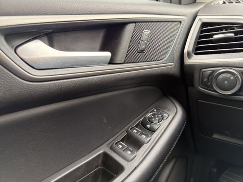 Used 2024 Ford Edge SEL image 24