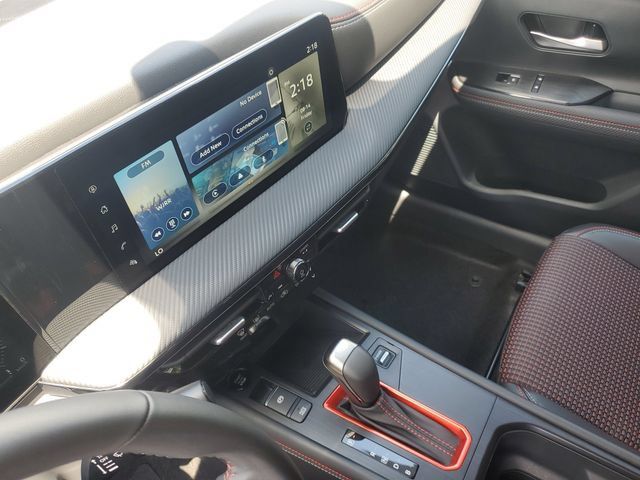 Used 2025 Nissan Kicks SR FWD image 19