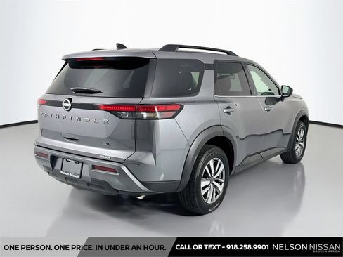 Certified 2026 Nissan Pathfinder SL FWD image 5