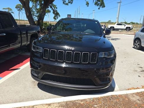 Used 2019 Jeep Grand Cherokee Limited X image 2