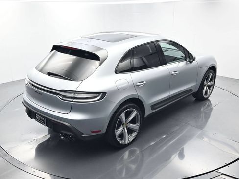 Certified 2025 Porsche Macan AWD/4WD image 41