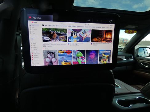 Used 2023 GMC Yukon XL Denali Ultimate image 16