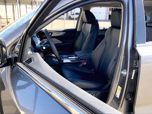 Used 2024 Acura MDX FWD w/ Technology Package image 7