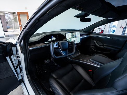 Used 2022 Tesla Model S image 30