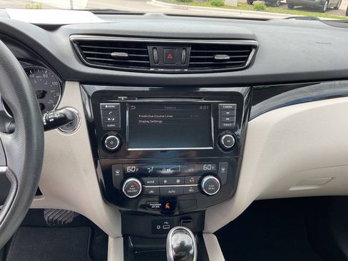 Used 2019 Nissan Rogue Sport SV AWD/4WD image 24