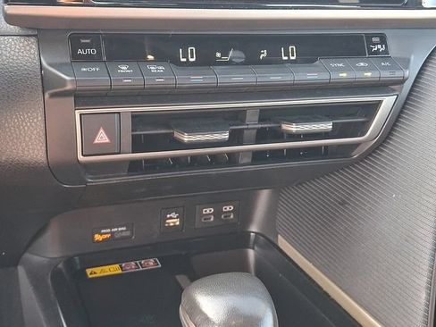 Used 2025 Toyota Camry SE FWD image 15