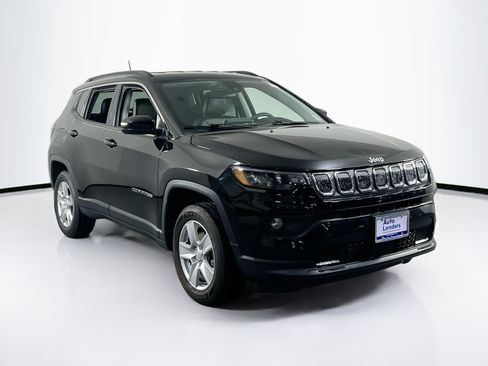 Used 2022 Jeep Compass Latitude AWD/4WD image 3