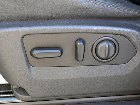 Used 2021 Chevrolet Silverado 1500 LT Trail Boss w/ Convenience Package II image 21