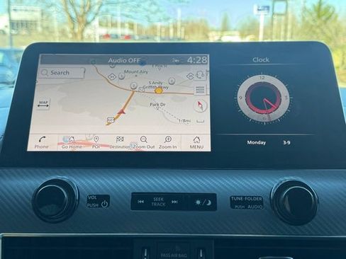 Used 2022 Nissan Armada SL w/ Captain's Chairs Package image 10