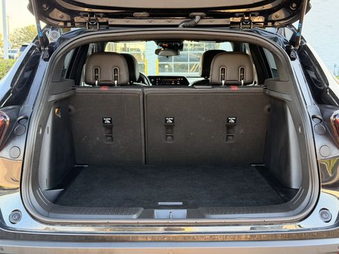 Used 2025 Chevrolet Trax RS w/ Sunroof Package FWD image 32