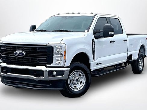 Used 2024 Ford F250 XL w/ FX4 Off-Road Package AWD/4WD image 3