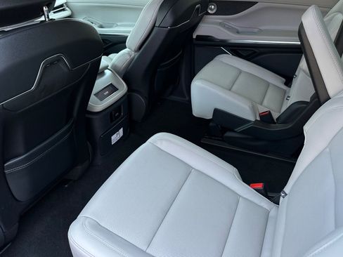 New 2026 Lincoln Navigator L Reserve AWD/4WD image 11