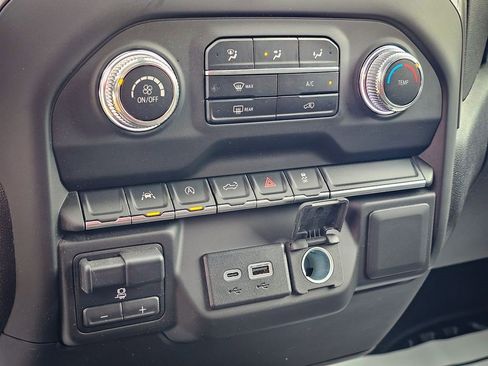 Certified 2023 GMC Sierra 1500 Pro w/ Pro Value Package image 23