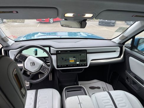 Used 2024 Rivian R1S Adventure AWD/4WD image 6